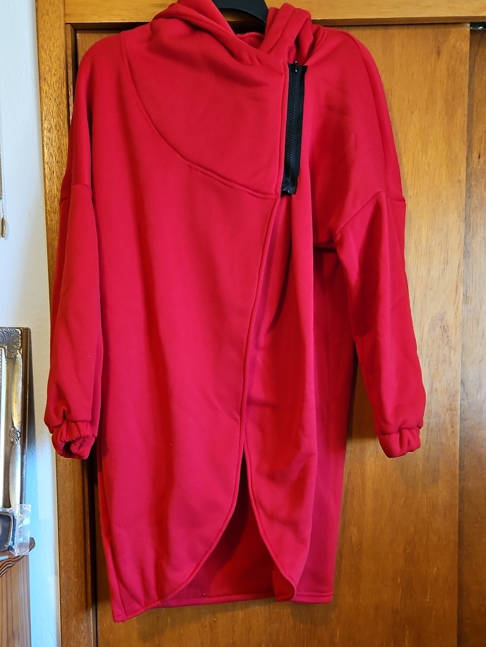 TikTok Shop Hoodie Sz Medium